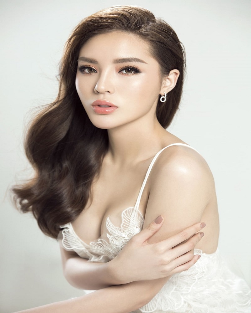 Hoa hậu Kỳ Duyên ngày càng gợi cảm, táo bạo 