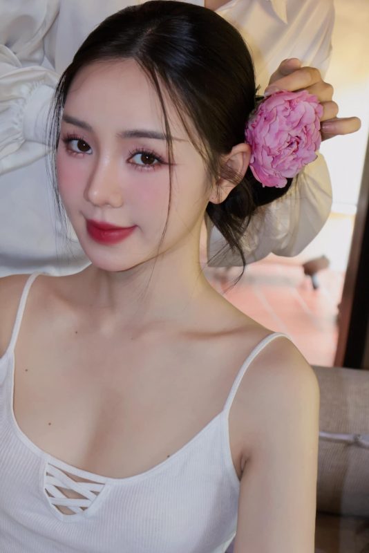 Sở hữu vòng 1 siêu cuốn hút và quyến rũ